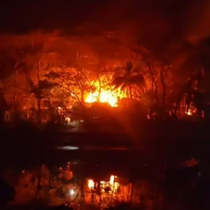 মাদারীপুরে হাতবোমা বিস্ফোরণ ঘটিয়ে অন্তত ৪০ বসতঘরে অগ্নিসংযোগ ও লুটপাট