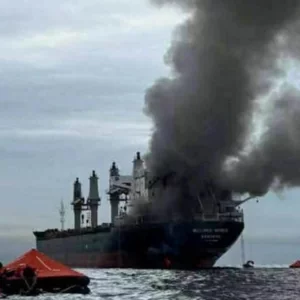 পারস্য উপসাগর ও হরমুজ প্রণালিতে আরও ৬ জাহাজে হামলা