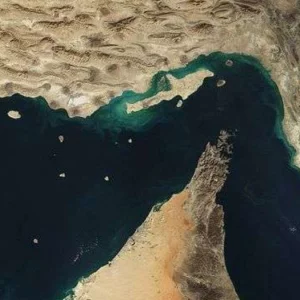 হরমুজ প্রণালিতে মার্কিন-ইসরায়েলি মিত্রদের চলাচল বন্ধ ঘোষণা ইরানের