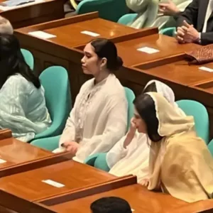 সংসদের দর্শক সারিতে ড. ইউনূস-জুবাইদা রহমান-জাইমা রহমান-তিন বাহিনীর প্রধানরা