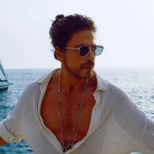 ভারতে ধনী তারকাদের শীর্ষে শাহরুখ খান