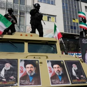 মধ্যপ্রাচ্যে হোটেল ও বাসাবাড়িতে আশ্রয় নিয়েছে হাজারো মার্কিন সেনা, খুঁজছে ইরান