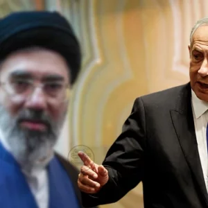 মোজতবা খামেনিকে হুমকি, ইরানের শীর্ষ পরমাণু বিজ্ঞানীদের হত্যার দাবি নেতানিয়াহুর