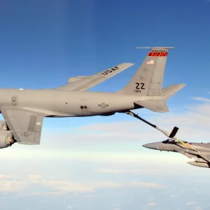 ইরাকে মার্কিন রিফুয়েলিং বিমান বিধ্বস্ত হয়ে ৪ ক্রু নিহত