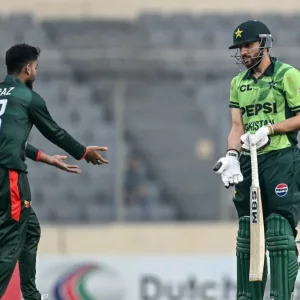 বাংলাদেশের নিয়ন্ত্রিত বোলিং, বড় পুঁজি পেলো না পাকিস্তান