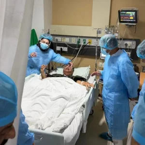 অসুস্থ মির্জা আব্বাসকে দেখতে হাসপাতালে গেলেন প্রধানমন্ত্রী তারেক রহমান