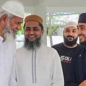 বাংলাদেশি বিশ্বজয়ী হাফেজ আবু রায়হানের তিলাওয়াতে মুগ্ধ ড. জাকির নায়েক