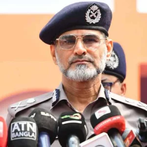 ঈদের আগে-পরে ট্রাক ও কাভার্ড ভ্যান চলাচল বন্ধ থাকবে: ডিএমপি কমিশনার