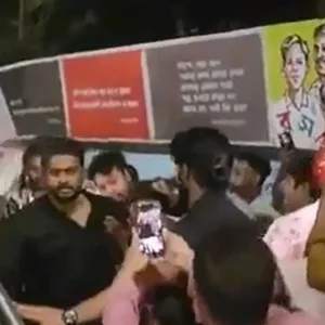 কেন্দ্রীয় শহীদ মিনার এলাকায় এলোপাতাড়ি গুলি, ছুরিকাঘাত