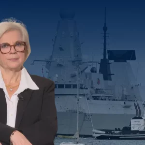 ফ্রান্স হরমুজ প্রণালীতে কোনও যুদ্ধজাহাজ পাঠাচ্ছে না: প্রতিরক্ষামন্ত্রী