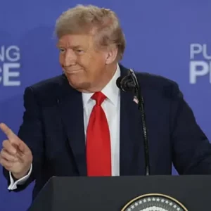 হরমুজ প্রণালি খোলা রাখতে অনেক দেশ যুদ্ধজাহাজ পাঠাবে: ট্রাম্প