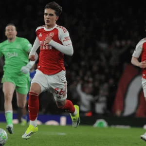 ১৬ বছরের ডাউম্যান-ম্যাজিকে আর্সেনালের নাটকীয় জয়