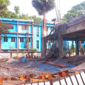 নির্মাণাধীন থানা ভবনের ছাদ ধসে জামালপুরে আহত ৭