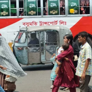 ঈদযাত্রা শুরু হচ্ছে আজ থেকেই, যানজট এড়াতে ধাপে ধাপে ছুটি হবে পোশাক কারখানা