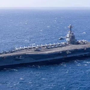 মার্কিন রণতরীতে ৩০ ঘণ্টা ধরে জ্বলছিল আগুন, বিছানা হারিয়ে মেঝেতে ঘুমাচ্ছেন ৬০০ নাবিক