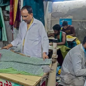 ঈদ সামনে রেখে নির্ঘুম রাত কাটছে দর্জিদের