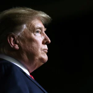 ট্রাম্পের আহ্বানে সাড়া দিচ্ছে না মিত্ররা, পাল্টাপাল্টি হামলা চলছে