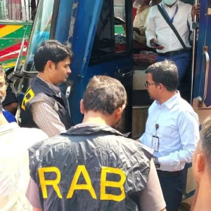 ঢাকা-চট্টগ্রাম মহাসড়কে অতিরিক্ত ভাড়া আদায়, দুই পরিবহনকে জরিমানা