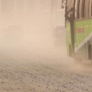 বিশ্বের দূষিত শহরের তালিকায় ঢাকা অষ্টম, শীর্ষে দিল্লি