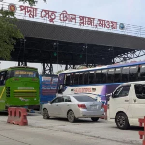 পদ্মা সেতু হয়ে ঈদযাত্রা: নির্বিঘ্নে পার হচ্ছে যানবাহন, নেই যানজট
