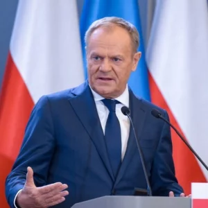 আমরা ইরানে সেনা পাঠাব না: পোল্যান্ডের প্রধানমন্ত্রী