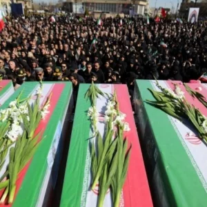 তেহরানে আলী লারিজানি-বাসিজ কমান্ডার ও নৌবাহিনীর সদস্যদের জানাজা সম্পন্ন