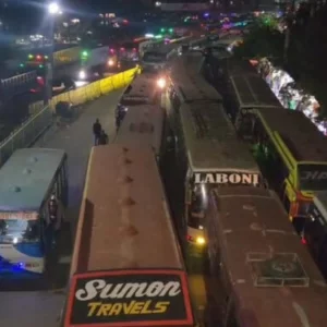 ঈদযাত্রায় ঘরমুখো ঢল, চন্দ্রা পয়েন্টে দীর্ঘ যানজটে ভোগান্তি