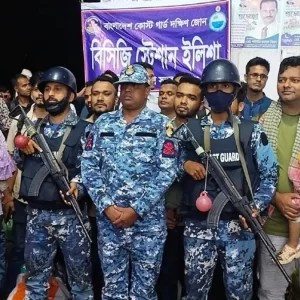 ঝড়ে ডুবোচরে আটকা লঞ্চের ১০৪ যাত্রীকে উদ্ধার করলো কোস্টগার্ড