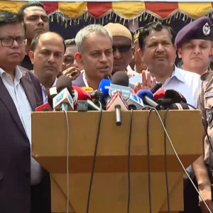 বাস কাউন্টার থেকে নির্ধারিত ভাড়া নেওয়া হচ্ছে: সড়ক পরিবহনমন্ত্রী