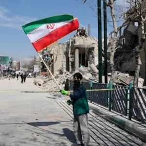 ঈদের আগেই ইরান থেকে দেশে ফিরছেন ২০০ বাংলাদেশি