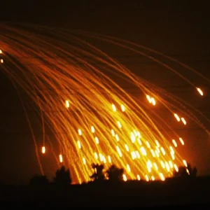 লেবাননে হামলায় নিষিদ্ধ শ্বেত ফসফরাস ব্যবহার করেছে ইসরায়েল