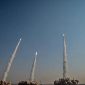 লারিজানি হত্যার প্রতিশোধে ইসরায়েলে অত্যাধুনিক ক্ষেপণাস্ত্র হামলা চালালো ইরান