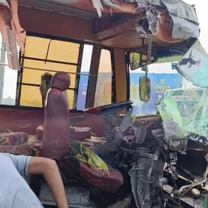 খড়ের আগুনের ধোঁয়ায় সড়ক অন্ধকার, দুই বাসের মুখোমুখি সংঘর্ষে হতাহত ৯