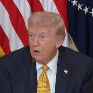 ইরানকে ‘শেষ করে দেওয়ার’ হুঁশিয়ারি ট্রাম্পের, হরমুজ নিয়ে মিত্রদের কঠোর বার্তা