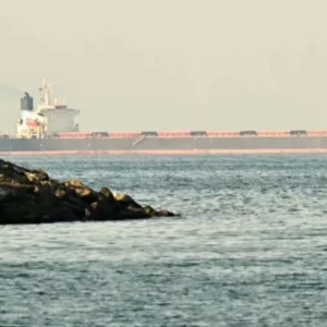 হরমুজ প্রণালিতে জাহাজ চলাচলে শুল্ক আরোপের পরিকল্পনা ইরানের