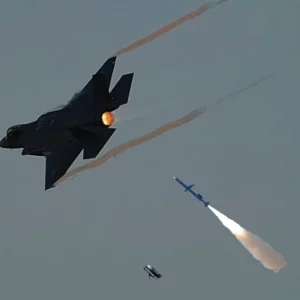 ইরানের ক্ষেপণাস্ত্রের আঘাতে এফ-৩৫ যুদ্ধবিমান ক্ষতিগ্রস্ত, নিশ্চিত করলো যুক্তরাষ্ট্র