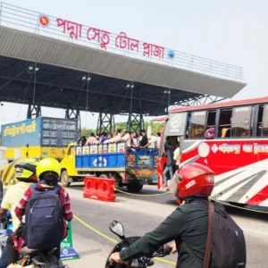 পদ্মা সেতুতে ২৪ ঘণ্টায় সাড়ে ৪ কোটি টাকার রেকর্ড টোল আদায়