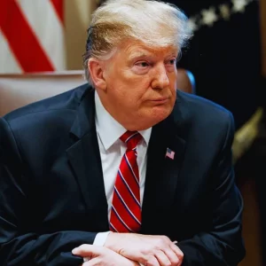 ইরান যুদ্ধ থেকে সসম্মানে বেরিয়ে আসার পথ খুঁজছেন ট্রাম্প