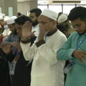 সৌদি আরবের সঙ্গে মিল রেখে রাজধানীতেও ঈদ উদযাপিত হচ্ছে