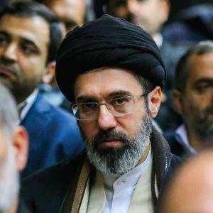 শত্রুদের নিরাপত্তা কেড়ে নেওয়ার হুঁশিয়ারি মোজতবা খামেনির