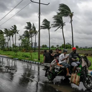 রাজধানীসহ ১৫ জেলায় বজ্রবৃষ্টির আশঙ্কা, নদীবন্দরে ১ নম্বর সংকেত