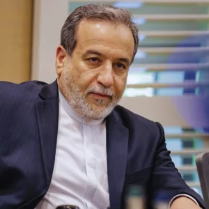 হরমুজ প্রণালী দিয়ে জাপানি জাহাজ চলাচলের অনুমতি দিতে প্রস্তুত ইরান