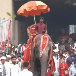 ঈদুল ফিতর উপলক্ষে রাজধানীতে বর্ণাঢ্য আনন্দ মিছিল