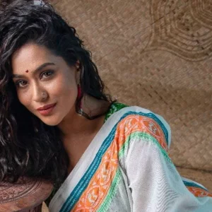 ‘তবু আমাদের ধূসর জীবনে ঈদ আসে’