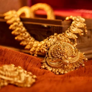 বিশ্ববাজারে স্বর্ণের বড় দরপতন, দেশের বাজারেও কমতে পারে দাম