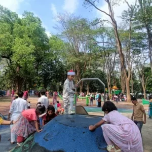 রাজধানীর বিনোদন কেন্দ্রগুলোতে উপচেপড়া ভিড়