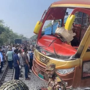 পাঁচ ঘণ্টা পর চট্টগ্রামের সঙ্গে সারাদেশের রেল যোগাযোগ স্বাভাবিক