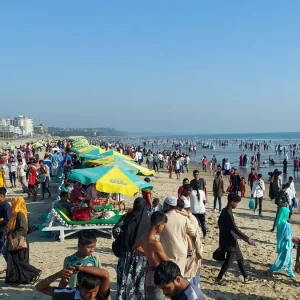 ঈদুল ফিতরের টানা ছুটিতে পর্যটক-দর্শনার্থীতে লোকারণ্য কক্সবাজার