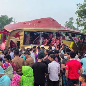 কুমিল্লায় ট্রেন-বাস সংঘর্ষের ঘটনায় ২ গেটম্যান বরখাস্ত, তদন্ত কমিটি গঠন