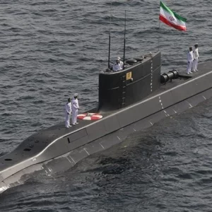 হরমুজ প্রণালি মুক্ত করতে সমুদ্রপৃষ্ঠে অভিযান যুক্তরাষ্ট্রের, ইরানের চমক পানির নিচে